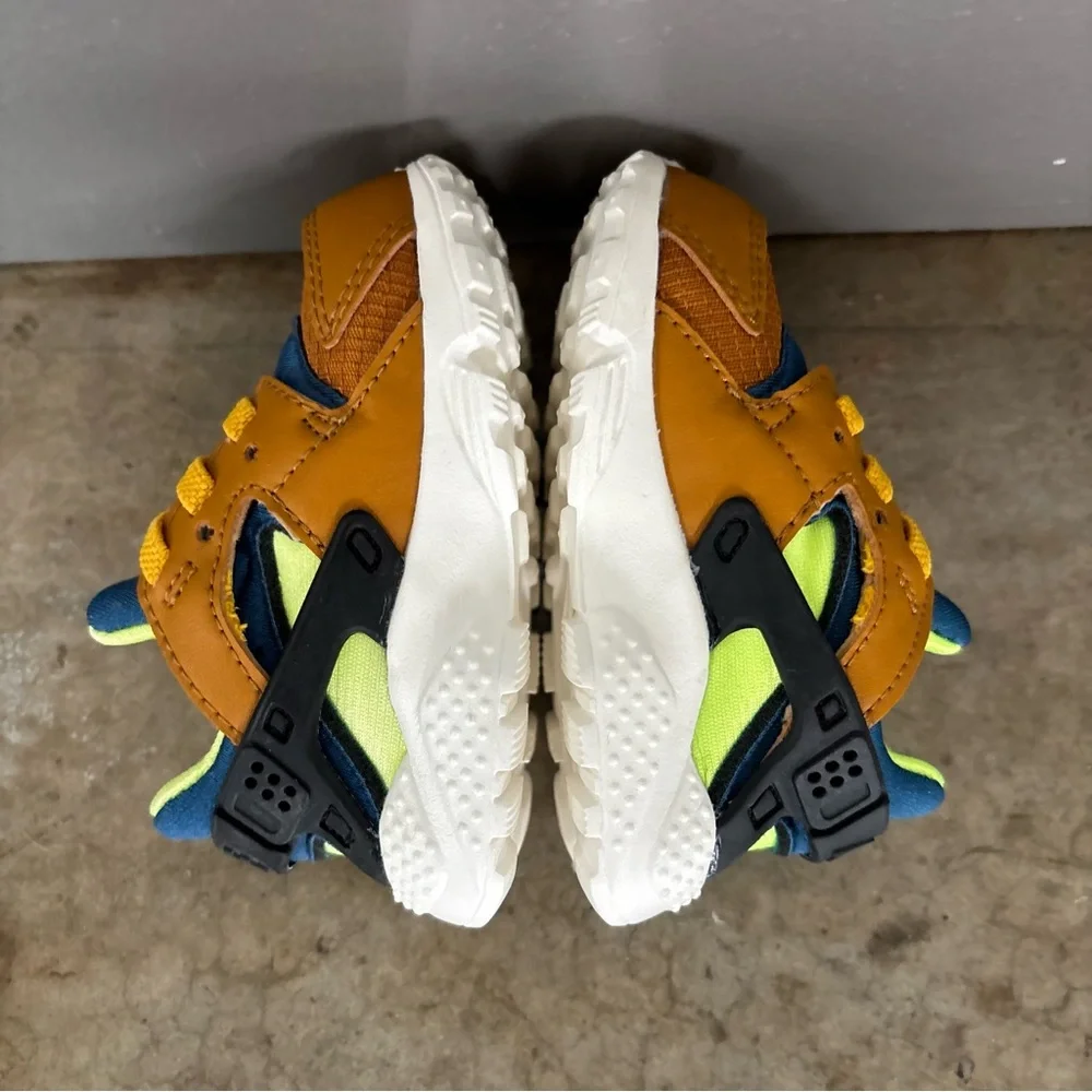 Nike Kids‎ Huarache Run Sneakers Size 4C